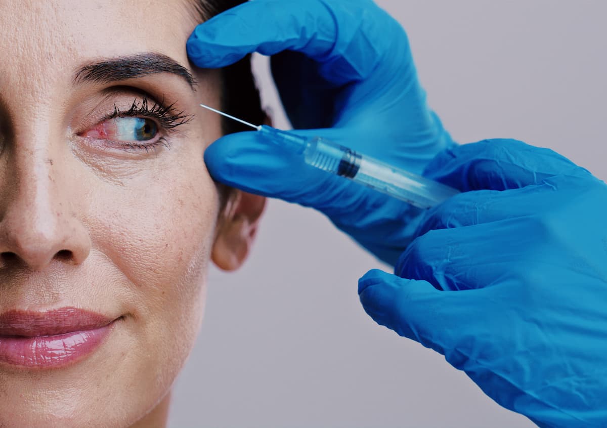 woman-skincare-and-injection-in-studio-for-dermal-2026-01-09-11-43-16-utc (1)